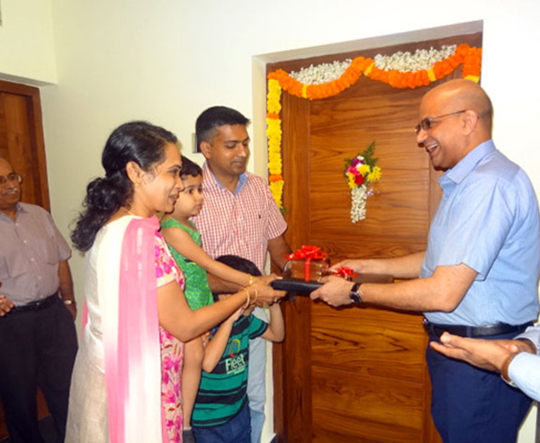 Crescent Iris has been completed before schedule & the keys of apartment B 1 being handed over to Lt.Col.Arun Menon & family by our Managing Partner Haseeb Ahamed. 