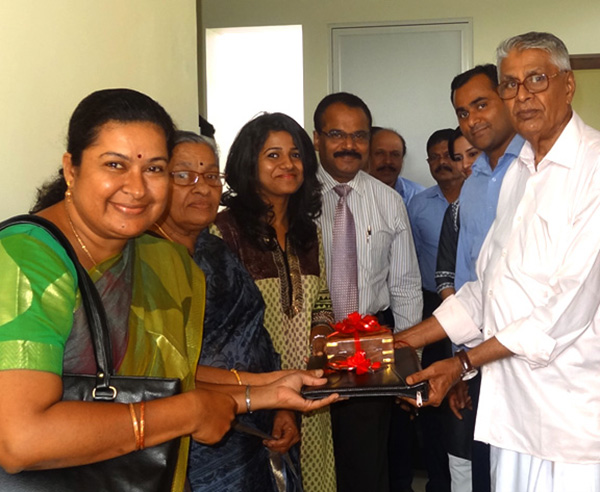 Crescent Iris has been completed before schedule & the keys of apartment D 6 being handed over to Ms.Sheela Krishnankutty & family by our Partner C.V Mustafa Ahmed