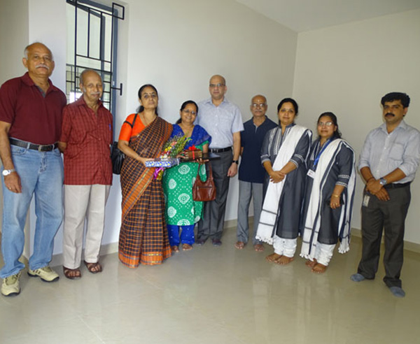 Our team with Mr. Krishnankutty  & family of apartment A 8 in Crescent Aster after handing over.