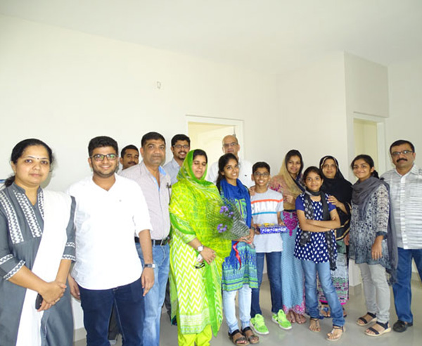 Our team with Mr. Mohammed Arshad and family of apartment C 11 in Crescent Aster