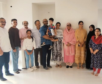 Our team with Mr.Mohammed Manzoor.K.V and family of apartment No. E 13 in Triton Crescent ,after handing over.